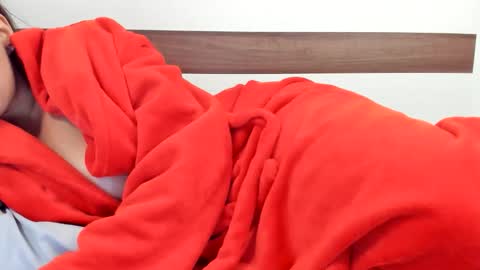 00ingrid00 online show from December 22, 2025, 9:56 pm