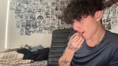 Snapshot of 10incock18 chatting on December 1, 2025, 12:59 am 10incock18 online show from December 1, 2025, 12:59 am