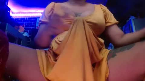  i am trixie im Your Selfsucking Mistress  online show from October 23, 2025, 1:49 am