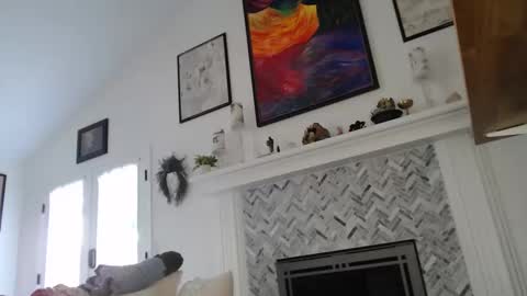 Aurora Willows online show from October 3, 2025, 2:25 pm