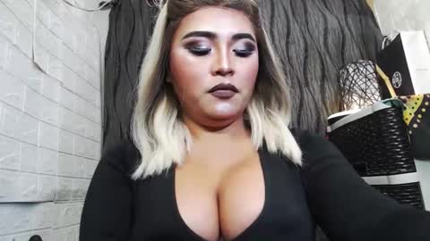 sexy kia online show from October 10, 2025, 1:04 am