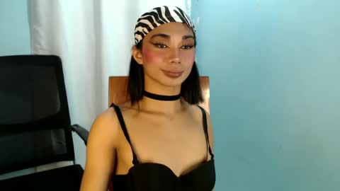 Snapshot of 18_nicole chatting on February 2, 2025, 3:07 pm barbie online show from February 2, 2025, 3:07 pm