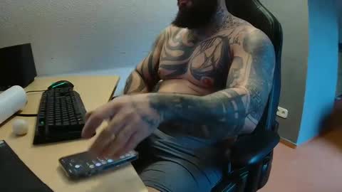 Snapshot of 19andre90 chatting on December 4, 2025, 11:52 am 19andre90 online show from December 4, 2025, 11:52 am