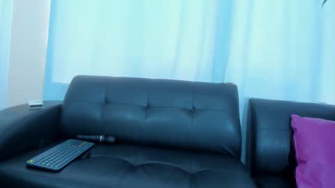 stef read my description online show from February 22, 2025, 7:58 pm