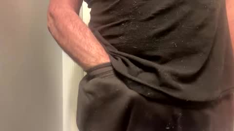 1hunglo412 online show from February 17, 2026, 5:37 am