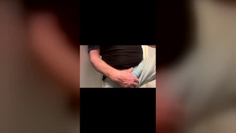 1hunglo412 online show from February 26, 2026, 9:41 am