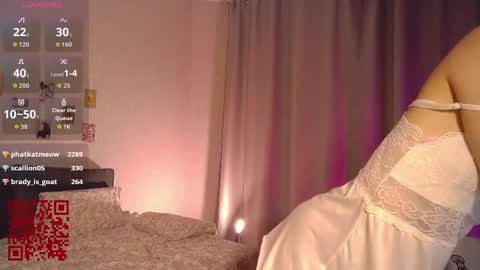 Snapshot of 1little_cherry chatting on June 5, 2026, 6:46 pm Mia online show from June 5, 2026, 6:46 pm
