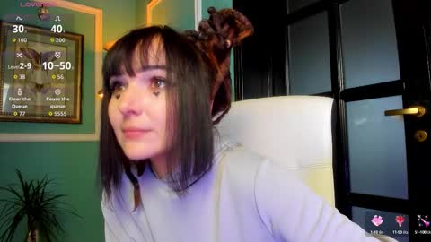 Moona  online show from September 30, 2025, 3:39 pm