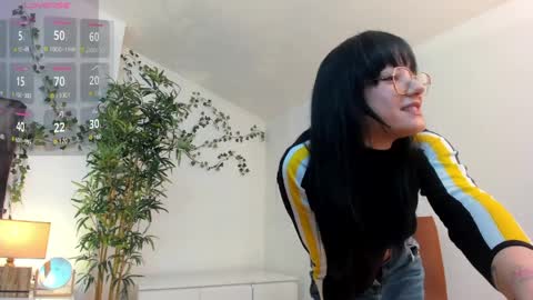 Moona  online show from April 2, 2026, 5:54 pm