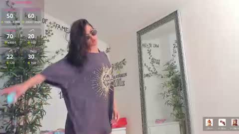 Moona  online show from June 25, 2026, 8:46 pm