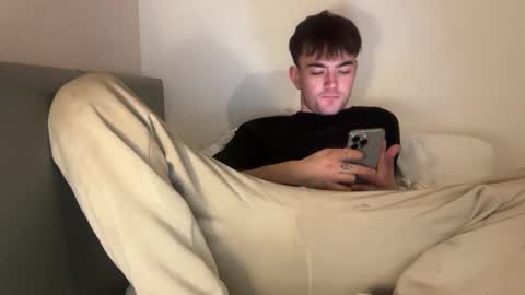 Snapshot of 21boybifun chatting on April 16, 2026, 8:53 pm 21boybifun online show from April 16, 2026, 8:53 pm