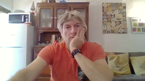 22esserre online show from November 10, 2025, 1:10 pm