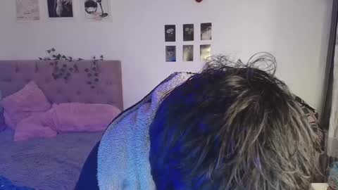 Snapshot of 2cb0y chatting on September 17, 2025, 7:59 pm BAD online show from September 17, 2025, 7:59 pm