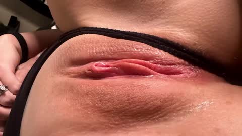 Snapshot of 2freakycouple24 chatting on January 22, 2025, 8:38 pm Zak and Raegan online show from January 22, 2025, 8:38 pm