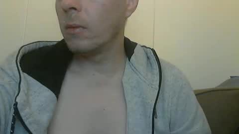 2small4you83 online show from November 26, 2025, 7:59 pm