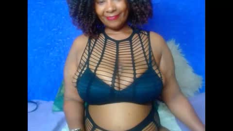 2sweetysmile online show from December 5, 2024, 6:55 pm