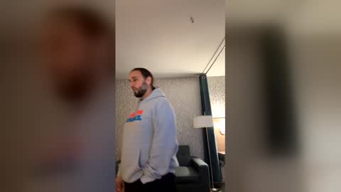 Snapshot of 33adidas chatting on February 22, 2026, 11:47 pm 33adidas online show from February 22, 2026, 11:47 pm