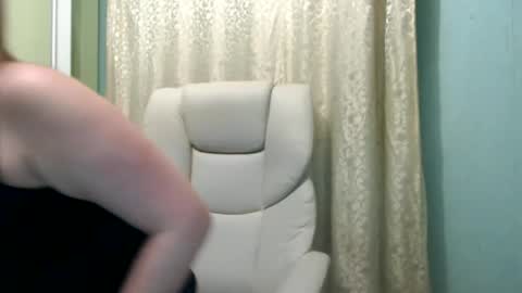 3sweetcandy3 online show from June 19, 2026, 10:46 pm