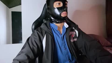 Snapshot of 3v1l_ chatting on November 2, 2025, 9:50 pm E V I L online show from November 2, 2025, 9:50 pm