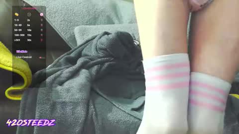 Snapshot of 420steedz chatting on December 20, 2025, 3:35 am 420steedz online show from December 20, 2025, 3:35 am