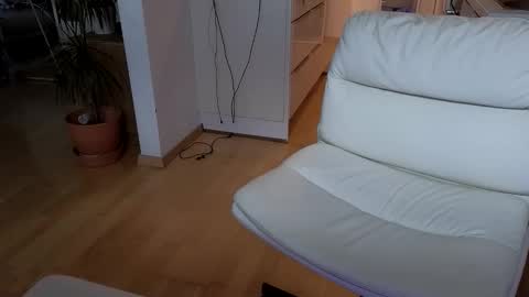 4rjun4 online show from September 17, 2025, 7:21 am