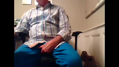 4uguys online show from September 13, 2025, 2:44 am