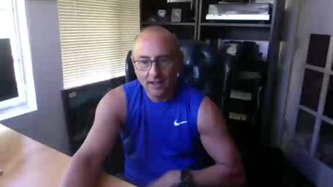 daddy vegas  for single women and couples here online show from September 25, 2025, 8:45 pm