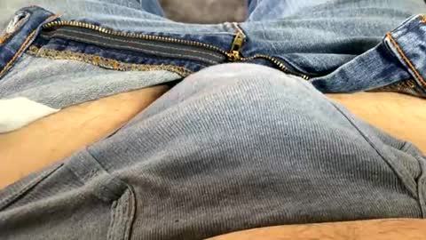 6inchboytoy online show from November 7, 2025, 1:55 pm