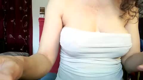 Lilu online show from March 12, 2025, 9:55 am