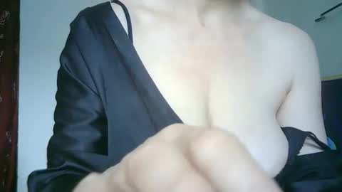 Lilu online show from May 9, 2026, 10:31 am