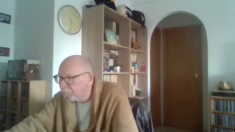  Papi  online show from February 4, 2025, 9:28 am