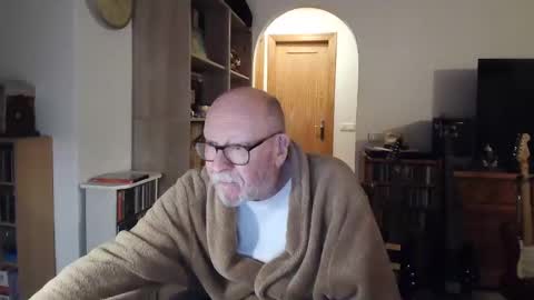  Papi  online show from March 9, 2025, 8:21 pm