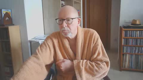  Papi  online show from November 1, 2025, 8:05 am