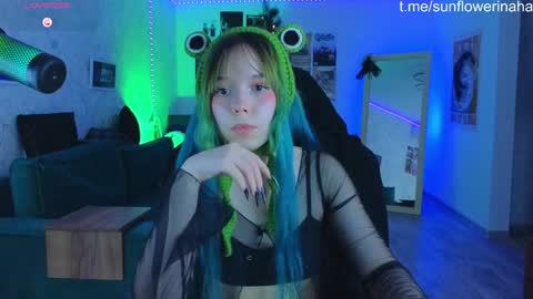 Cornelia and Dante online show from December 18, 2024, 3:55 pm