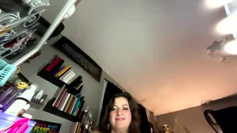 That girl online show from November 5, 2025, 8:47 am