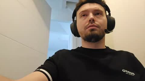 8inchdude93 online show from May 12, 2026, 10:56 am