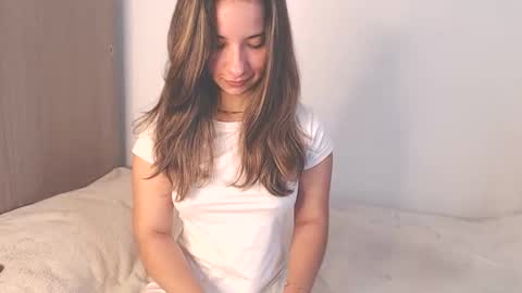 _abrill_20 online show from May 22, 2026, 5:40 pm