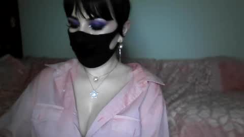 Adela online show from December 13, 2024, 6:49 pm