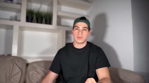 _aesthetic online show from September 26, 2025, 2:43 pm