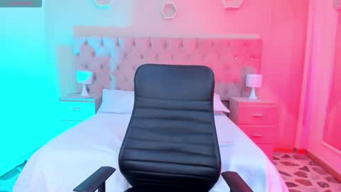 Agatha online show from October 31, 2025, 4:35 am