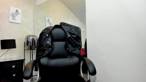 _alana_johnson online show from May 22, 2026, 12:33 pm