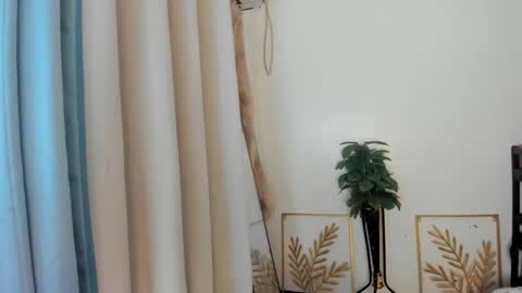  Alexa14 online show from December 5, 2025, 2:03 pm