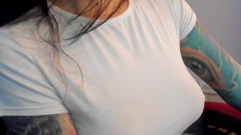 Snapshot of _aliice_1 chatting on December 30, 2024, 10:01 pm  Alice  online show from December 30, 2024, 10:01 pm