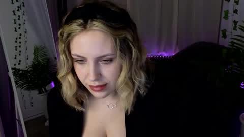 _amymoore_ online show from February 15, 2026, 1:24 am