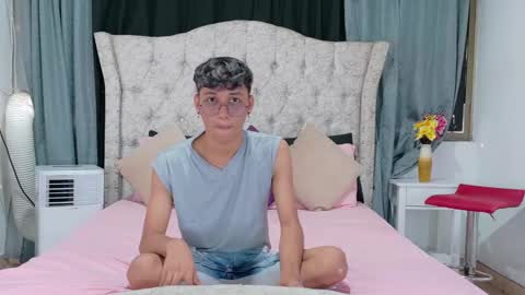 Andres online show from December 14, 2024, 7:03 pm