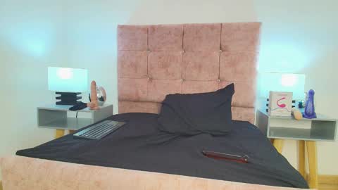 _andrewfalcon2 online show from January 14, 2025, 6:17 pm