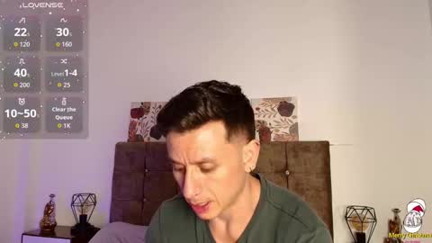 _andrewfalcon2 online show from November 17, 2025, 4:35 pm