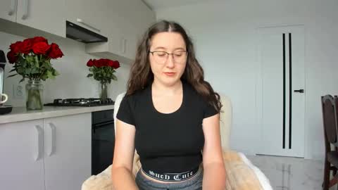 Anna online show from October 5, 2025, 11:08 am