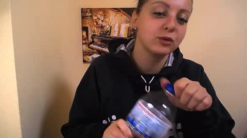 Anna online show from October 10, 2025, 6:34 am