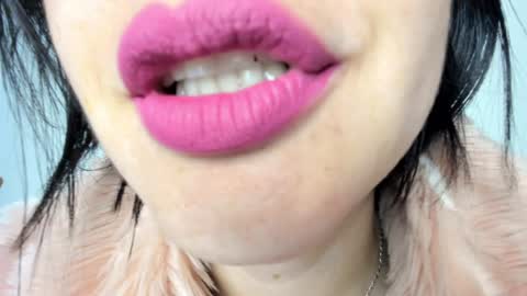Snapshot of _antomouth_paradise chatting on December 17, 2024, 10:34 am antonia online show from December 17, 2024, 10:34 am